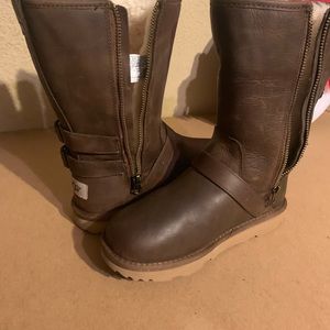 Ugg girls boot size 1